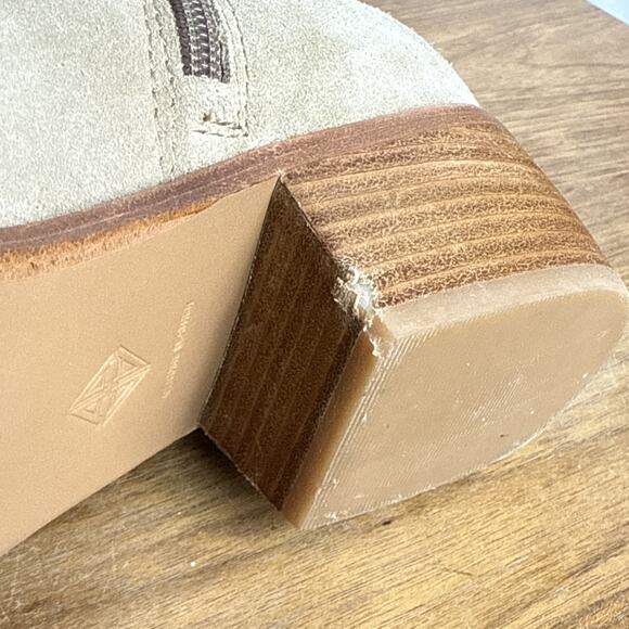 Antonio Melani Light Tan Suede Ankle Boots Size 10 Ash Cream Color Western Shoe - Picture 8 of 11